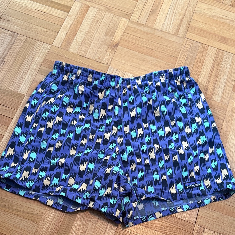NWT Patagonia Baggies 5inch Purple and Cream Patterned Shorts